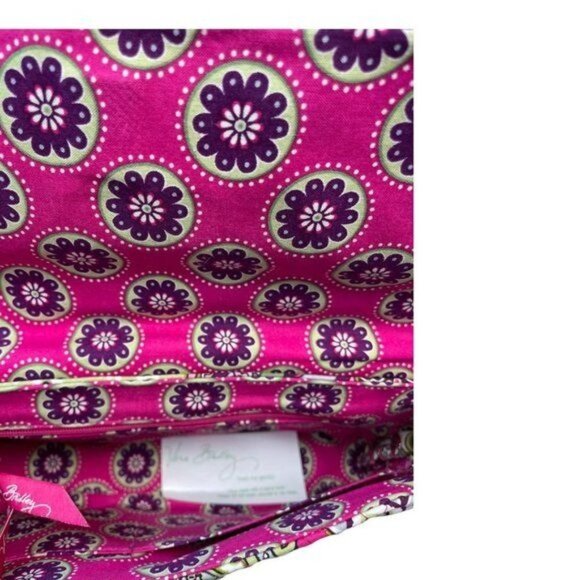 Vera Bradley "Knot Just a Clutch" Purse in Very Berry Paisley - Picture 4 of 5